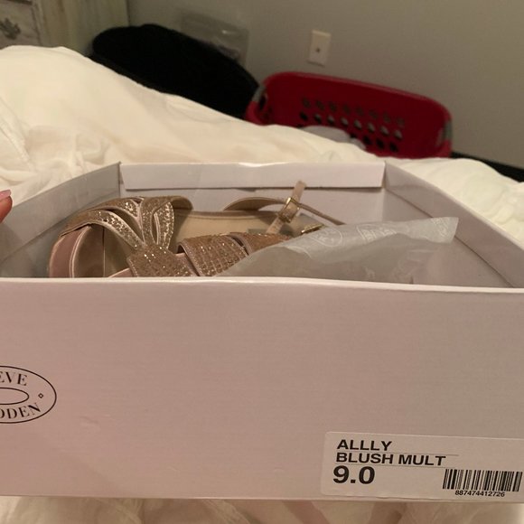Steve Madden "Allly Heels" Size 9 - Picture 3 of 3